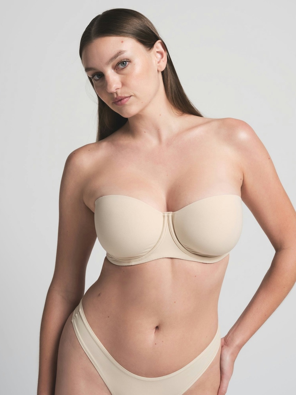 SKIMS Strapless Smooth Bandeau Bra in Sand